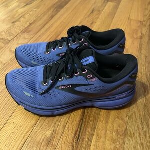 Brooks Running Sneakers